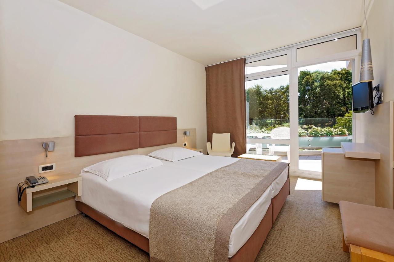 Mediteran Plava Laguna Hotel 3*