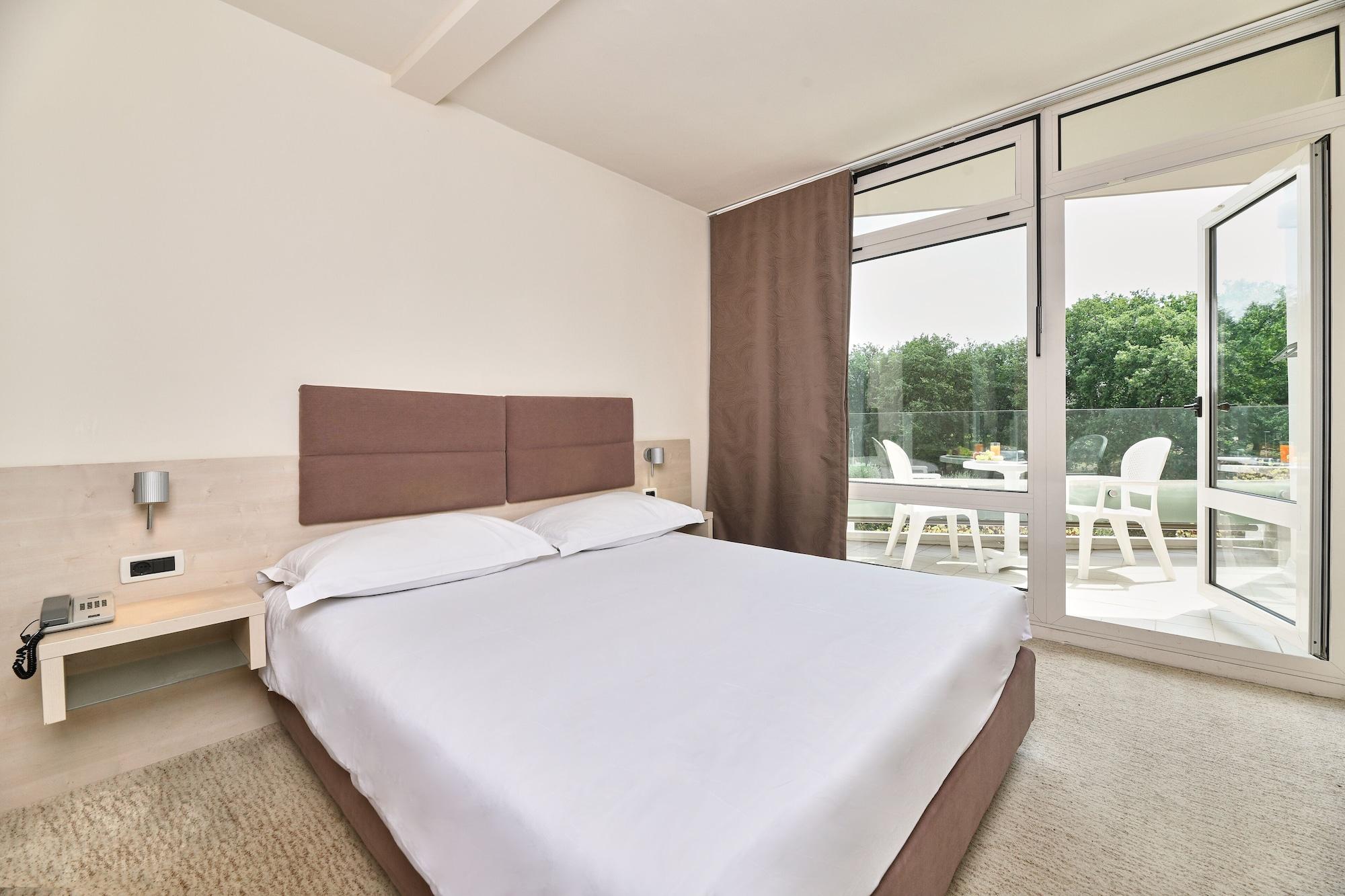 Mediteran Plava Laguna 3*