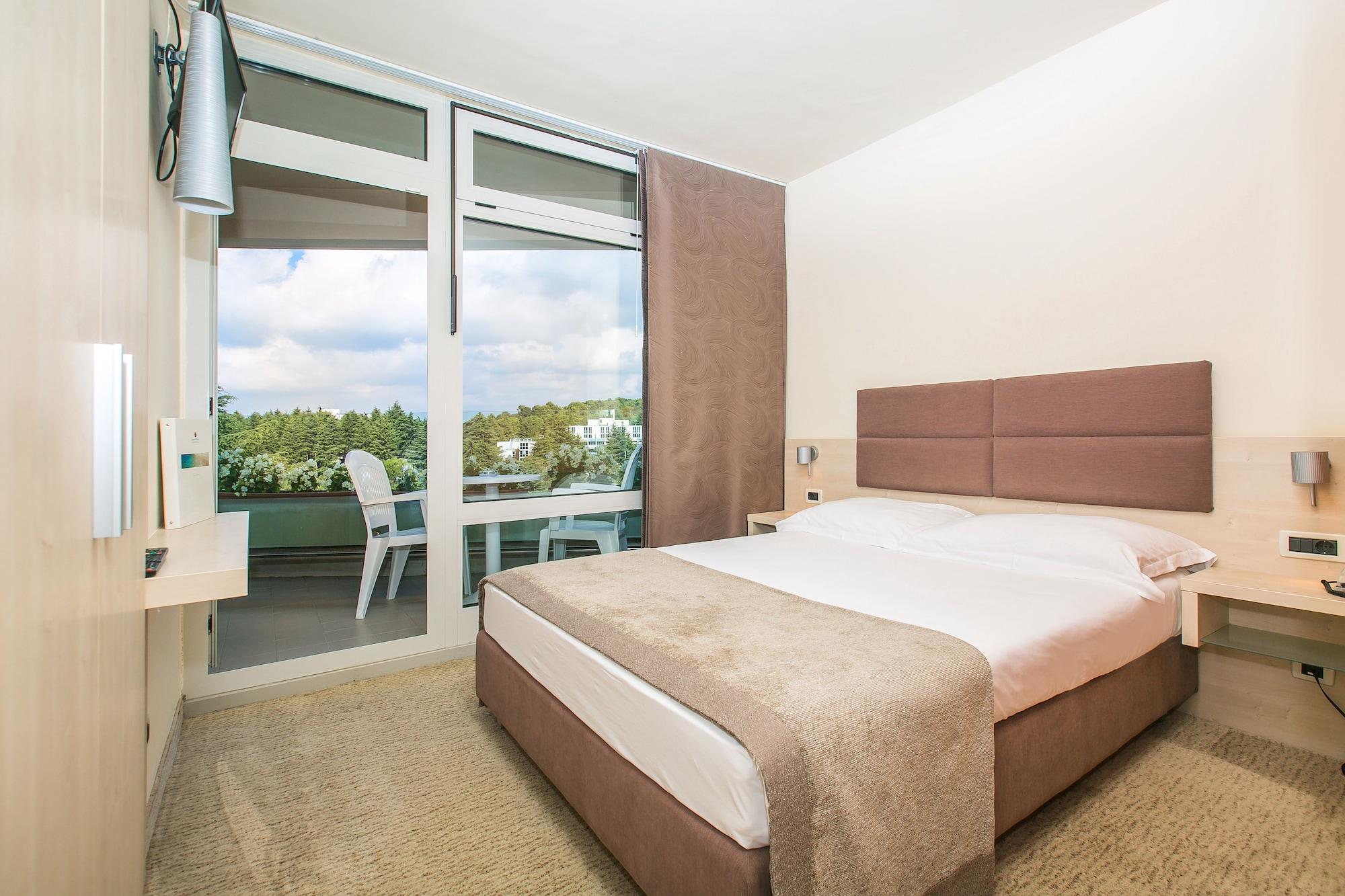 Mediteran Plava Laguna 3*